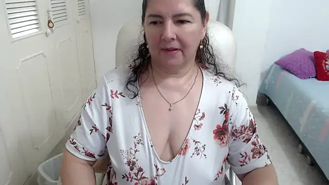 leonela_69 webcam