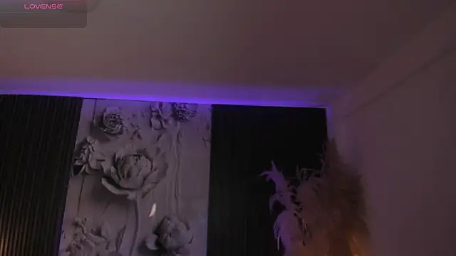 ShaniaDaniels webcam