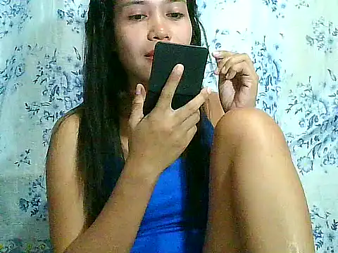 PinaySkinnyGirl webcam