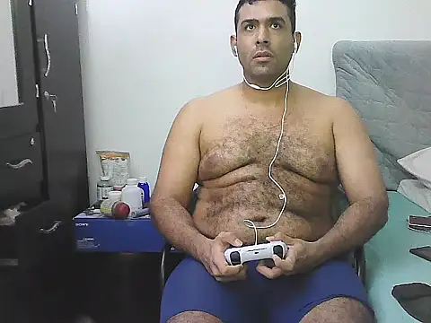 alphalatinobear - AlphaLatinoBear's free webcam - UK Sex Cams