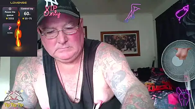 KINKYBLUEYES69 webcam