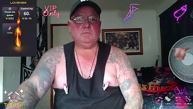 KINKYBLUEYES69 webcam