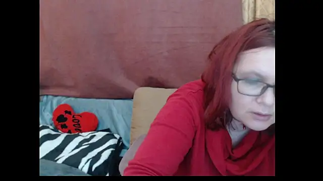 PlayfullMature webcam