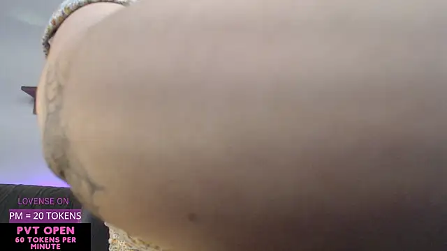 Velvetcrystall webcam