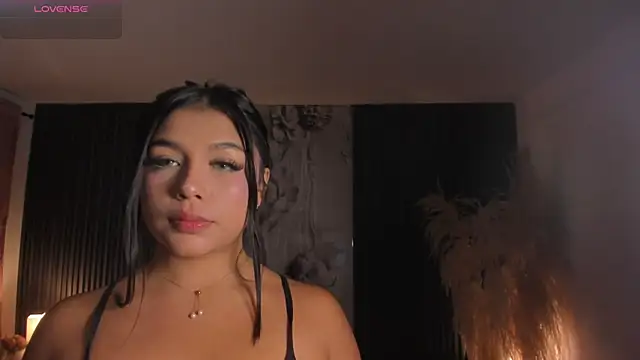 ShaniaDaniels webcam