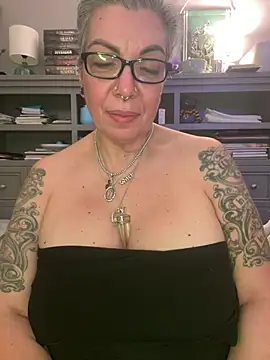 dieseldame1313 webcam