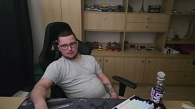 kevinnlovelly (M young) - Hello, how's ur day?