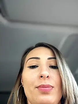 wonder_kari - Wonder_Kari's free webcam - UK Sex Cams