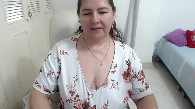 leonela_69 webcam