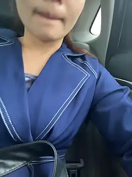 美女lucyxiaolulu在线直播