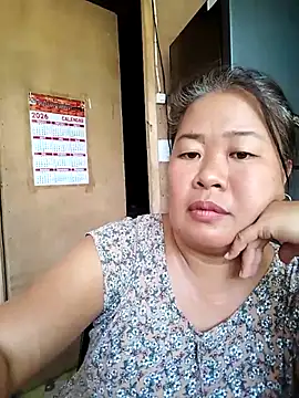 Lovelywoman43 webcam