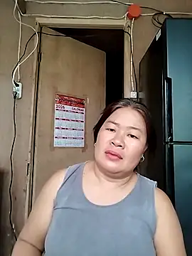 Lovelywoman43 webcam