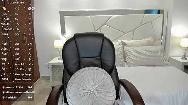 Natasha_Kiim_ webcam