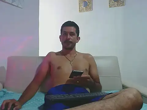 21Latinlover webcam
