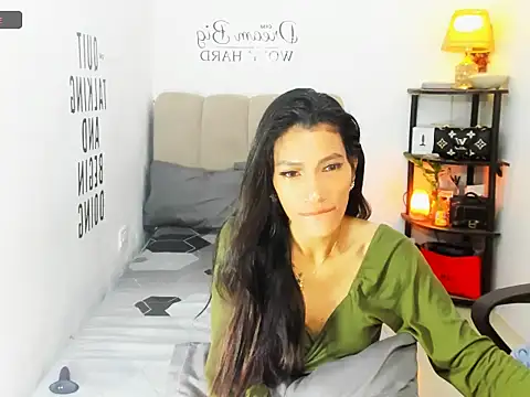 Trixie_Mattel21 webcam