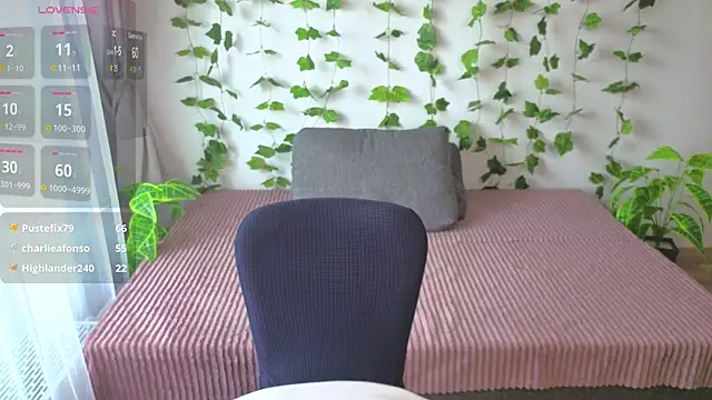 monikfoxi - MonikFoxi's free webcam - UK Sex Cams