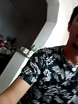 hugecock4u1990 webcam