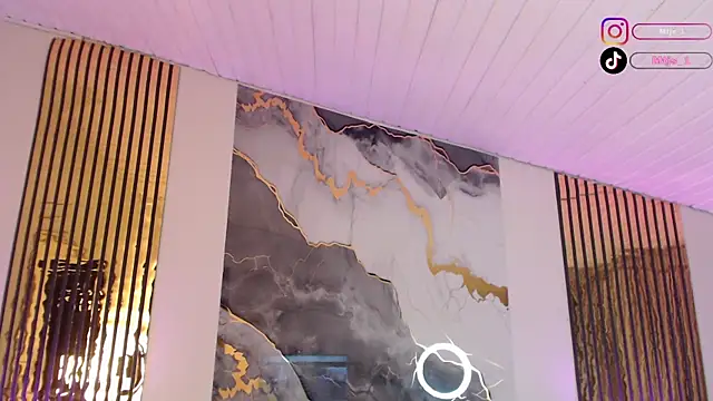 MiticaBrennet_ webcam