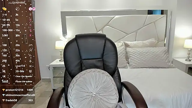 Natasha_Kiim_ webcam