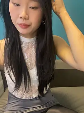 美女ZHJKS9988在线直播