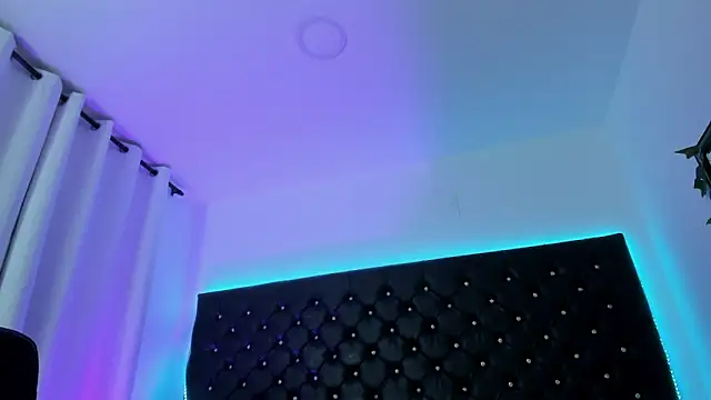 BellaRoge live sex cam