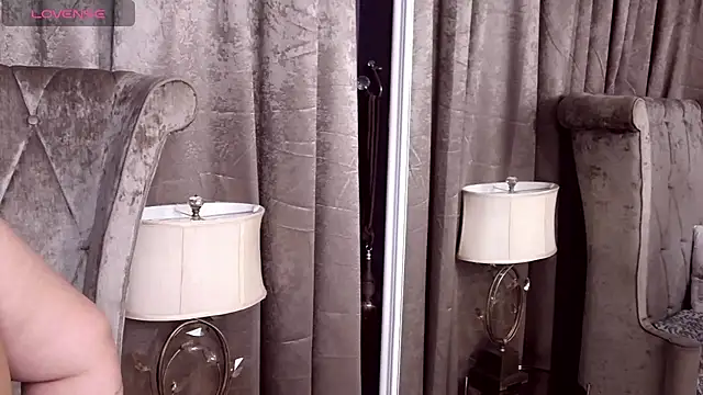 bustygizelle - BustyGizelle's free webcam - UK Sex Cams