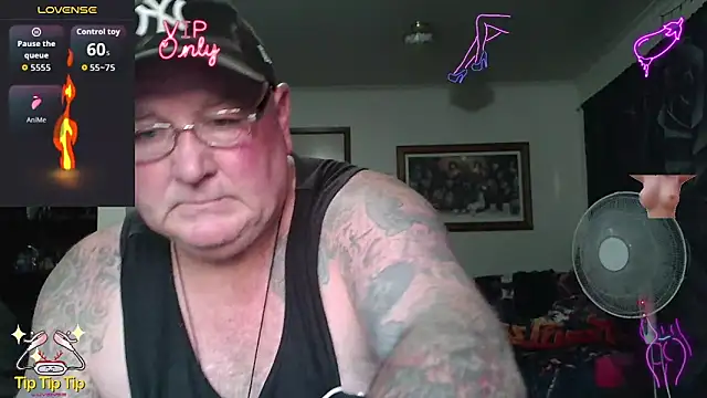 KINKYBLUEYES69 webcam