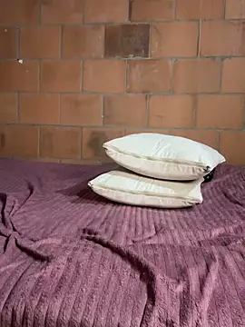 Jessyivonne Stripchat cam model