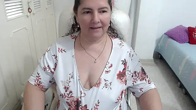 leonela_69 webcam