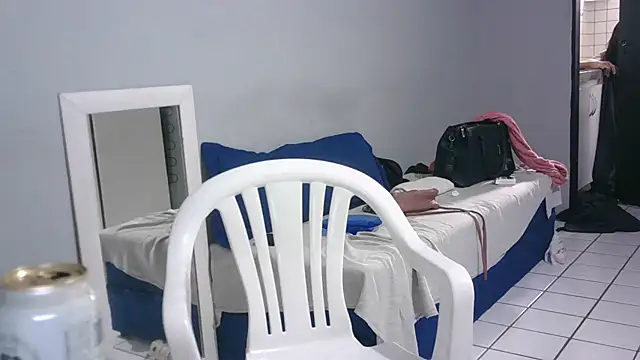 lorraine2036 live sex cam