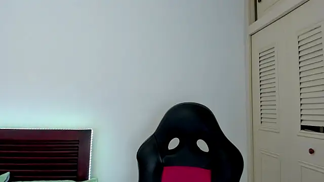 vanessa_saquirt webcam