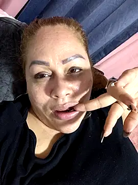 SluttyMilf79 webcam