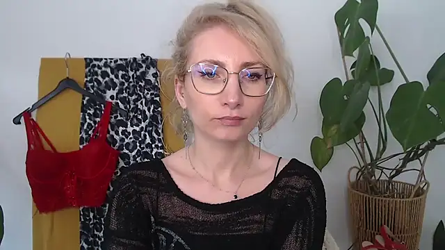 CinderellaMoon webcam