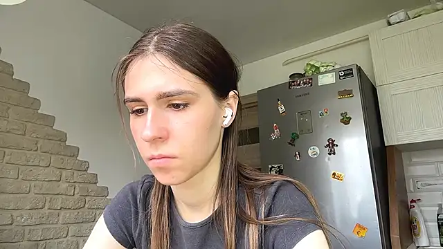 ElsieKuhlmann Stripchat cam model