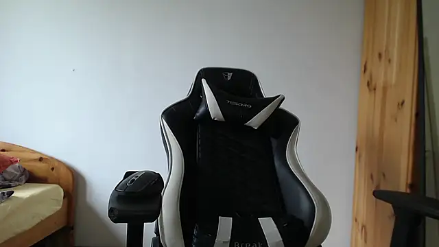 Lisakisss Stripchat cam model