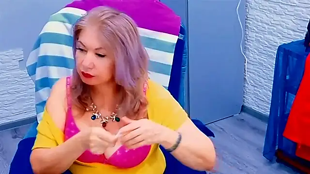 Hornystepmom29 webcam