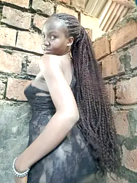 Black_juicy24 webcam