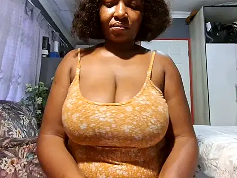 EbonyRose9 webcam