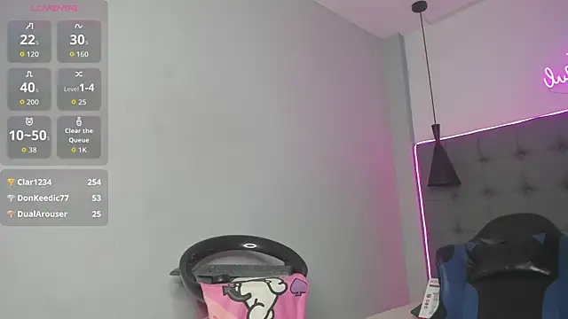 scarletcherry18 webcam