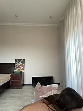 Hott_Lolla's Stripchat show and profile