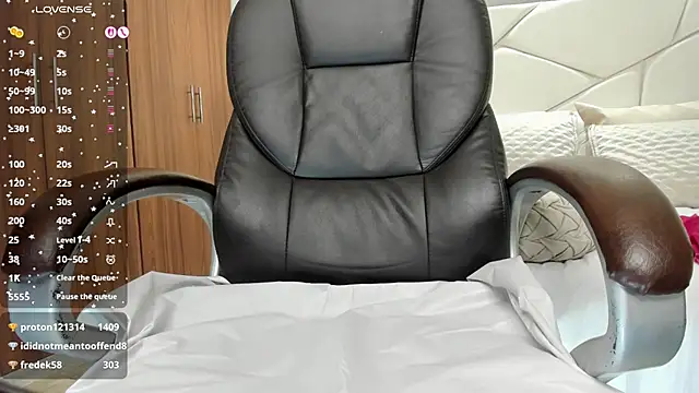 Natasha_Kiim_ webcam