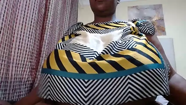 CHOCOLATEDARKBUSTYX webcam