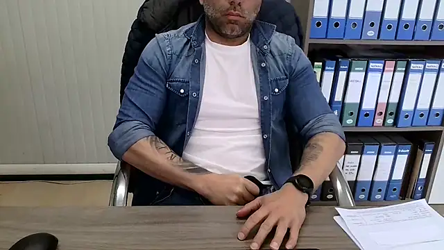 evasionee - Evasionee's free webcam - UK Sex Cams