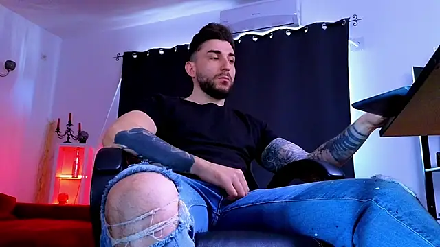 MightyAaron66 webcam