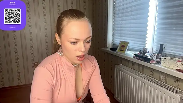 LolaZola webcam