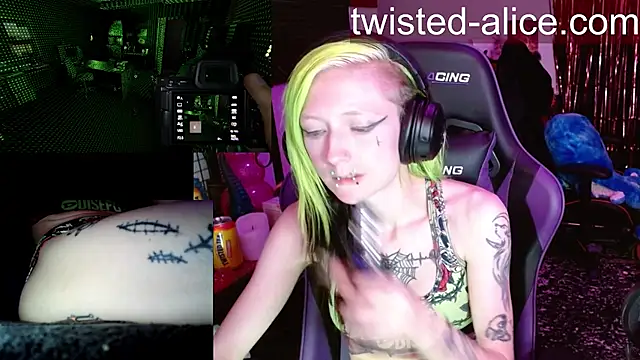 Twisted_Alice webcam