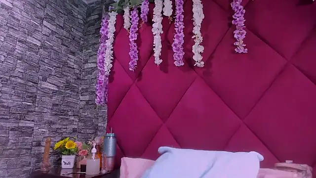 Sasha_Petitte webcam