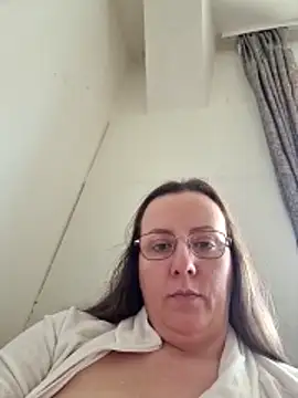 Webcam Model (Goodass7) is live