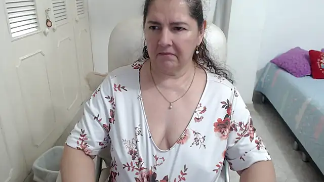 leonela_69 webcam