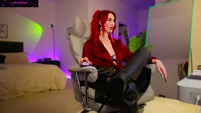 Lady_RedAlexa_RA webcam